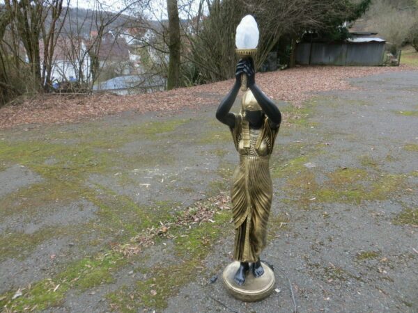 Ägyptische Figur Frau mit Lampe beleuchtet, 135 cm hoch 4