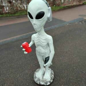 Gartenfigur Alien mit Cola und Walkman, 95 cm hoch 6