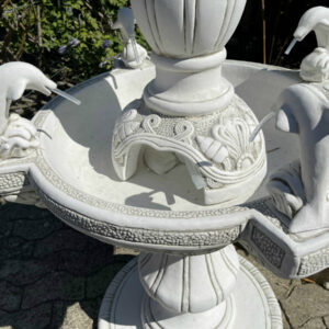 Gartenbrunnen rund aus Beton mit Delphinsujet, 165 cm hoch 5