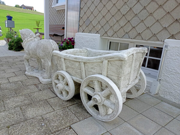 Pflanzkübel Beton XXL: Pferd, Wagen, Kutscher, 180 cm lang 8