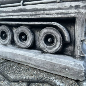Figuren für den Garten aus Beton: LKW-Tankauflieger 4