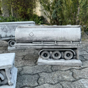 Figuren für den Garten aus Beton: LKW-Tankauflieger 2