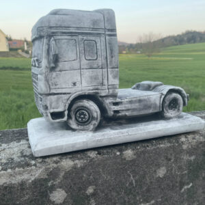 Lastwagen Modell aus Beton, DAF Sattelschlepper, Gartendeko 2