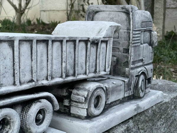 Beton Blumentopf , LKW MAN mit Auflieger zum Bepflanzen 13