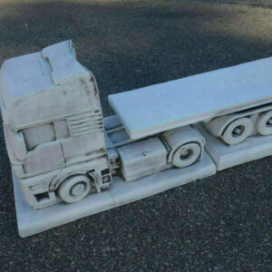 Gartenfigur aus Beton: LKW MAN mit Pritschenauflieger 1