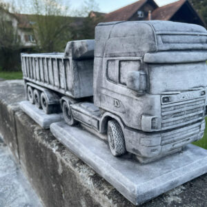 Blumentopf aus Beton, LKW Scania mit Kippmuldenauflieger 3