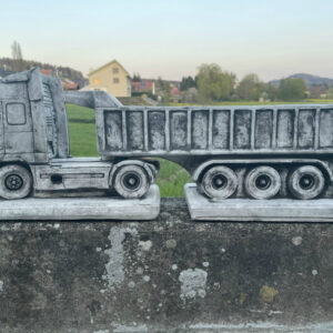 Pflanztopf Beton LKW Modell Volvo mit Kippmuldenauflieger 2