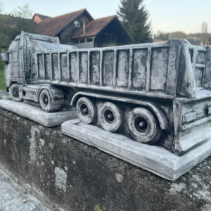 Pflanztopf Beton LKW Modell Volvo mit Kippmuldenauflieger 3