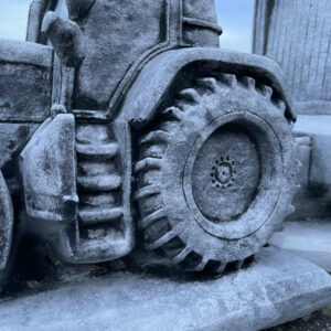 Blumentopf Beton gross, Traktor mit Anhänger zum Bepflanzen 7
