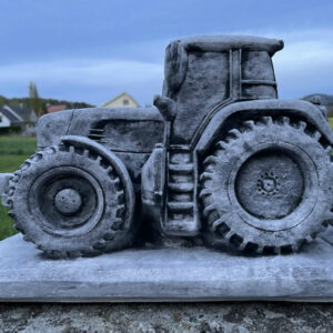 Blumentopf Beton gross, Traktor mit Anhänger zum Bepflanzen 3