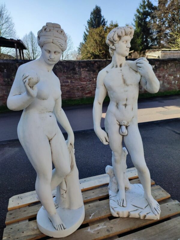 2 Steinskulpturen für den Garten: David und Venus, 120 cm hoch 3