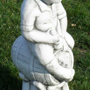 Betonfigur für den Garten, Junge auf Fass, 71 cm hoch 2