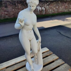 Gartenskulptur aus Beton: Venus, 120 cm hoch 7