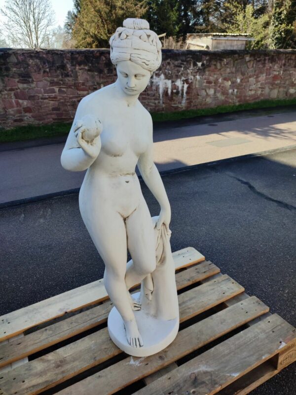 Gartenskulptur aus Beton: Venus, 120 cm hoch 8