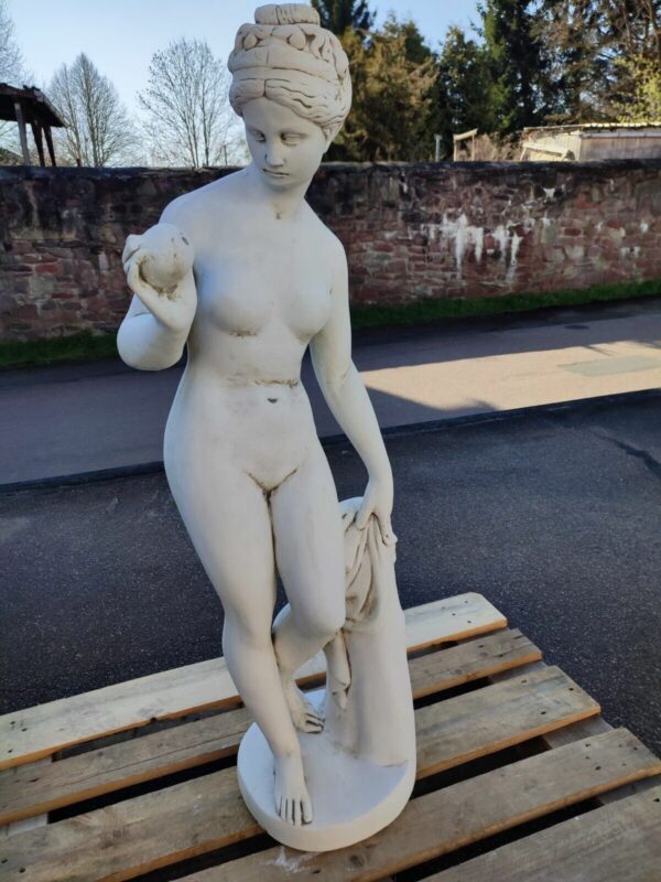 Gartenskulptur aus Beton: Venus, 120 cm hoch 7