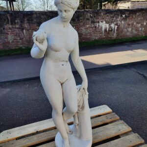 Gartenskulptur aus Beton: Venus, 120 cm hoch 5