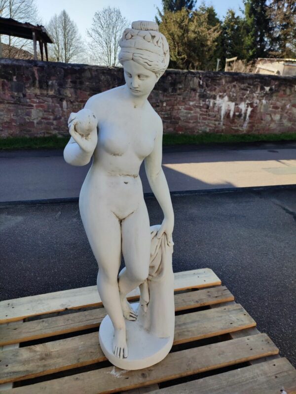 Gartenskulptur aus Beton: Venus, 120 cm hoch 4