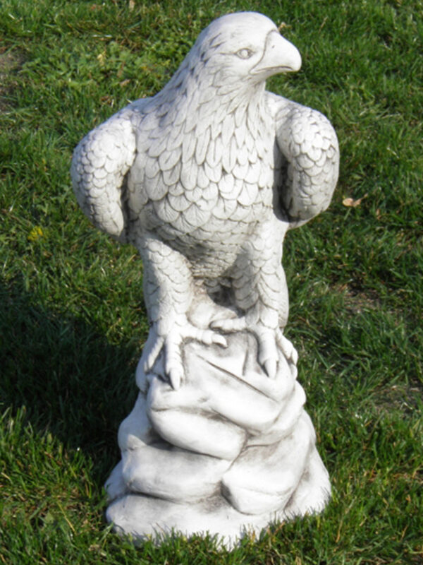 Adler Gartenfigur aus Beton, blickt links, 58 cm hoch 3