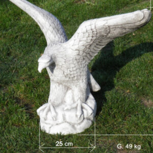 Adlerfigur aus Stein / Beton, 68 cm hoch