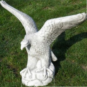 Adlerfigur aus Stein / Beton, 68 cm hoch 1