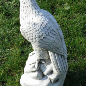 Betonfigur Adler für den Garten, Blick rechts, 58 cm hoch 3