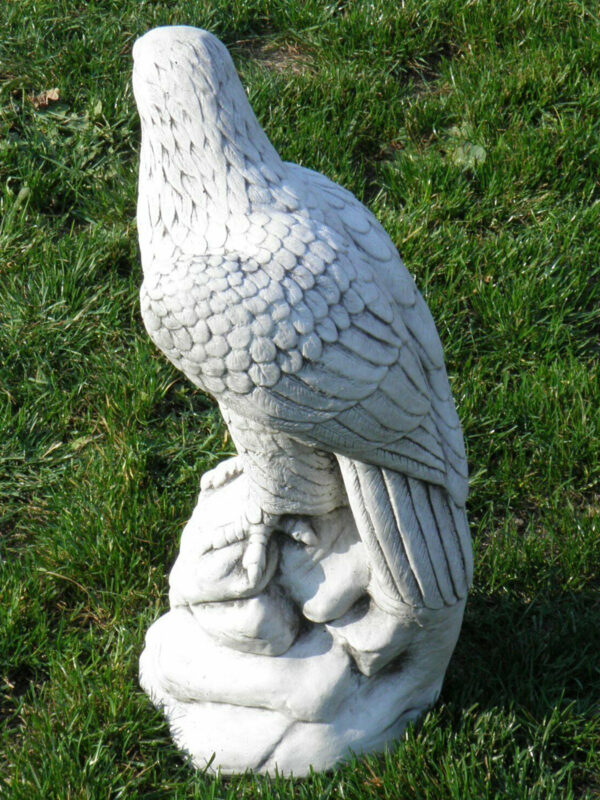 Betonfigur Adler für den Garten, Blick rechts, 58 cm hoch 4