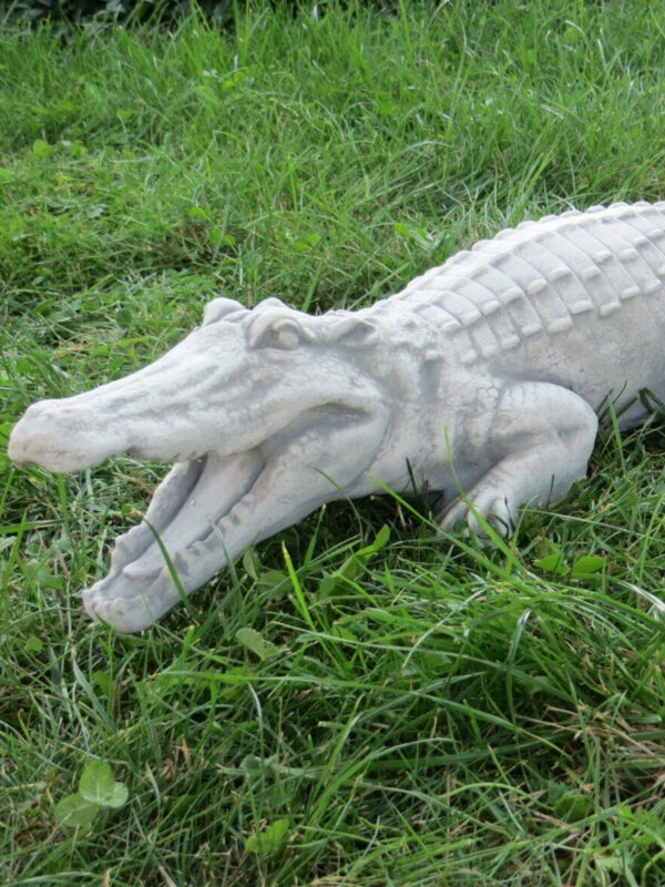 Gartenfigur aus Stein, Krokodil aus Beton, 68 cm lang