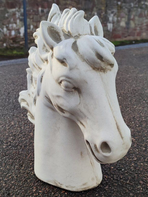 Gartenskulptur aus Beton, Pferdekopf, 34 cm hoch