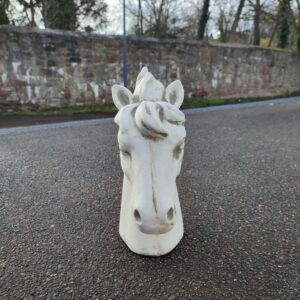 Gartenskulptur aus Beton, Pferdekopf, 34 cm hoch 5