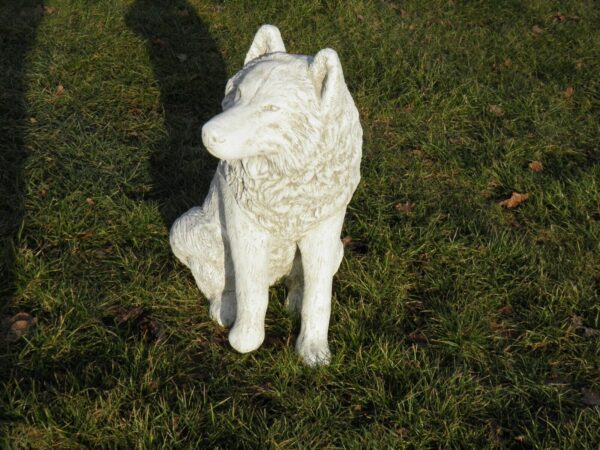 Betonsteinfigur sitzender Wolf, 68 cm hoch 4