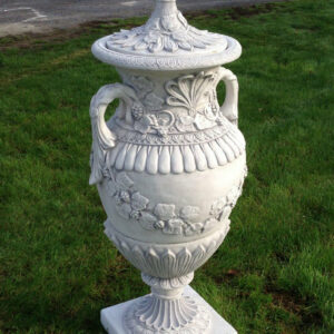 Grosse Beton Vase in Form einer Amphore mit Deckel, H: 155cm 2