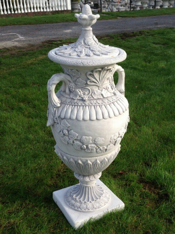 Grosse Beton Vase in Form einer Amphore mit Deckel, H: 155cm 3