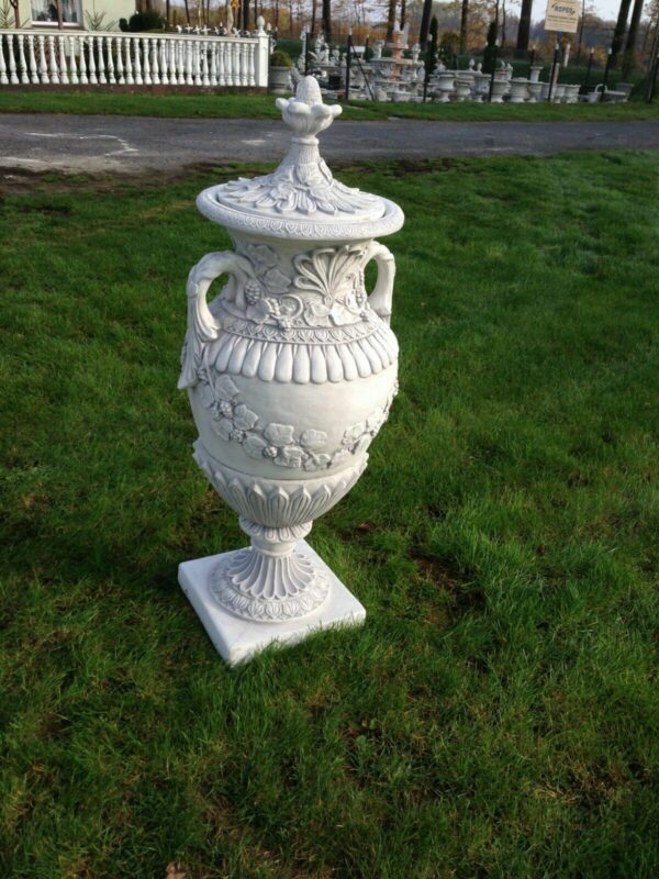 Grosse Beton Vase in Form einer Amphore mit Deckel, H: 155cm 5