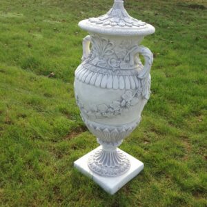 Grosse Beton Vase in Form einer Amphore mit Deckel, H: 155cm 5