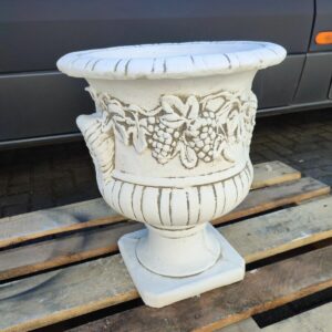 Steinvase aus Beton für den Garten, 50 cm hoch 3