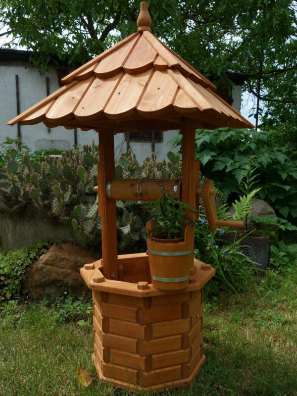 Zierbrunnen aus Holz für den Garten, 120 cm hoch