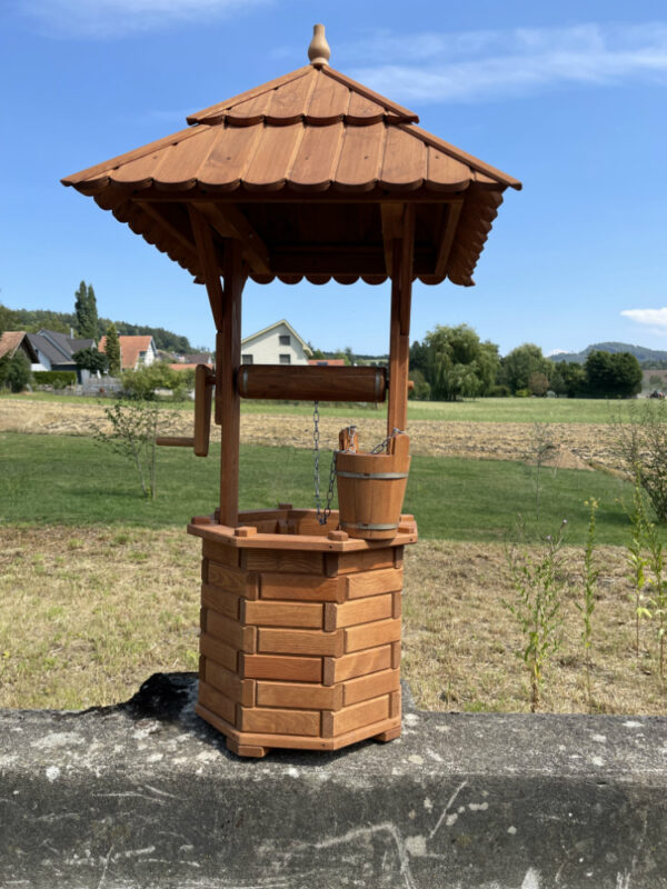 Zierbrunnen für den Garten aus Holz, 150 cm hoch 2