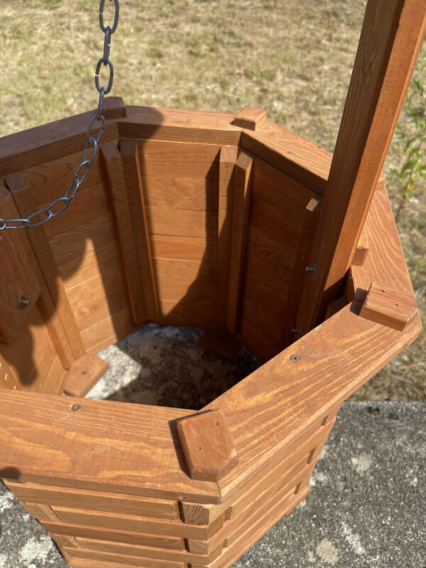 Zierbrunnen für den Garten aus Holz, 150 cm hoch 10