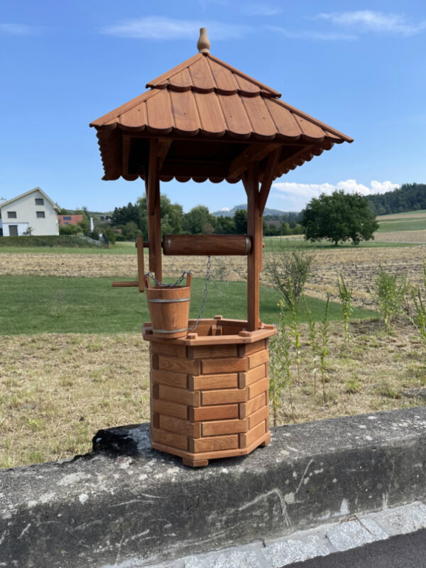 Zierbrunnen für den Garten aus Holz, 150 cm hoch 3