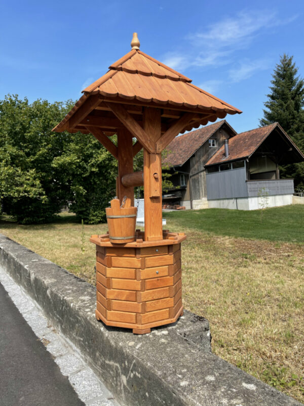 Zierbrunnen für den Garten aus Holz, 150 cm hoch 5