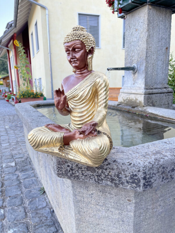 Buddha Statue sitzend mit Abhaya Mudra, 43 cm hoch 4