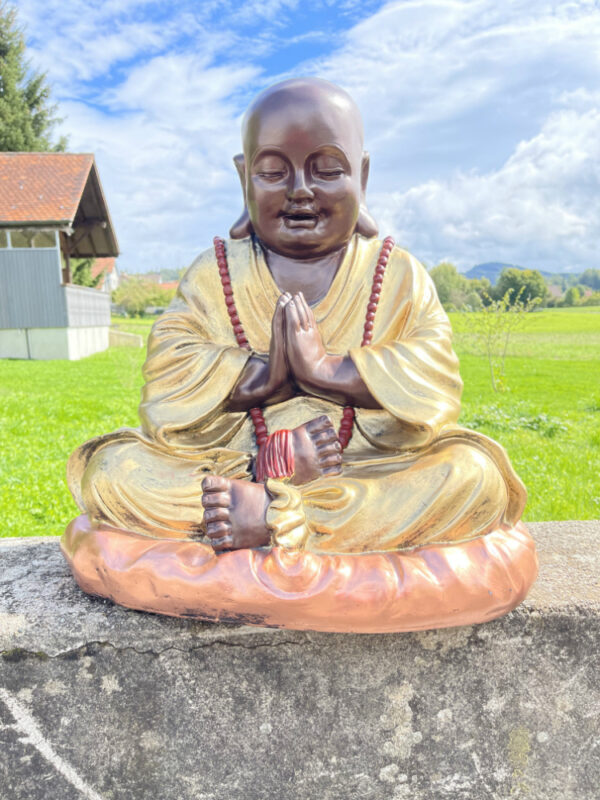 Betender buddhistischer Mönch, 52 cm hoch