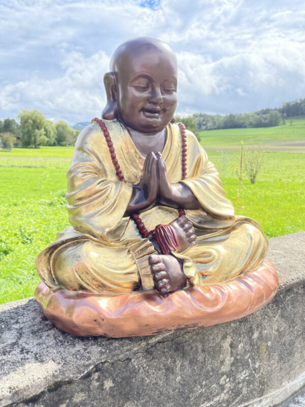 Betender buddhistischer Mönch, 52 cm hoch 2