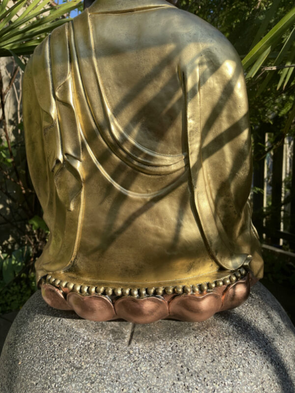 Buddha Figur auf Kissen sitzend, als Innendeko, 58 cm hoch 7