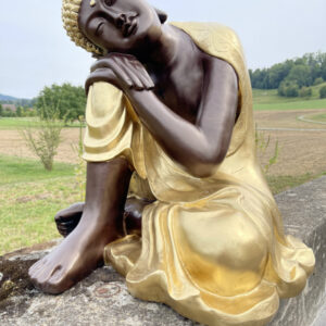 Buddha Figur ruhend, Goldgewand, 59 cm hoch