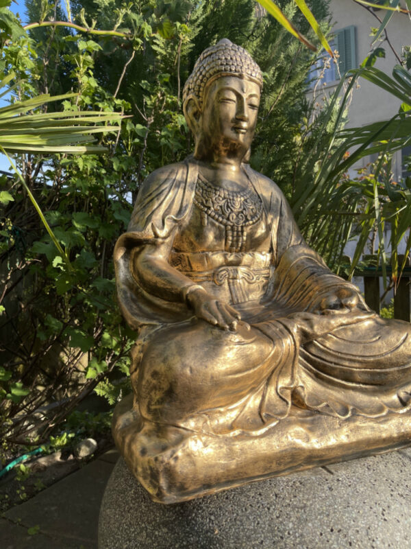 Buddha Figur auf Kissen sitzend, 70 cm hoch 4