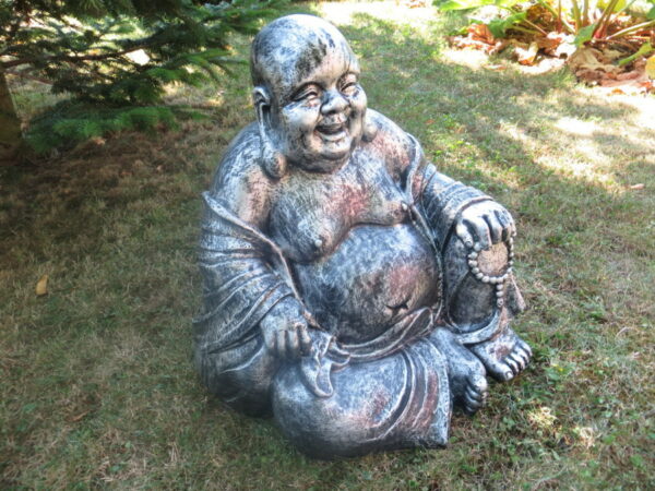 Glücksbuddha mit Glückskette, sitzend, silbern, 59 cm hoch 2