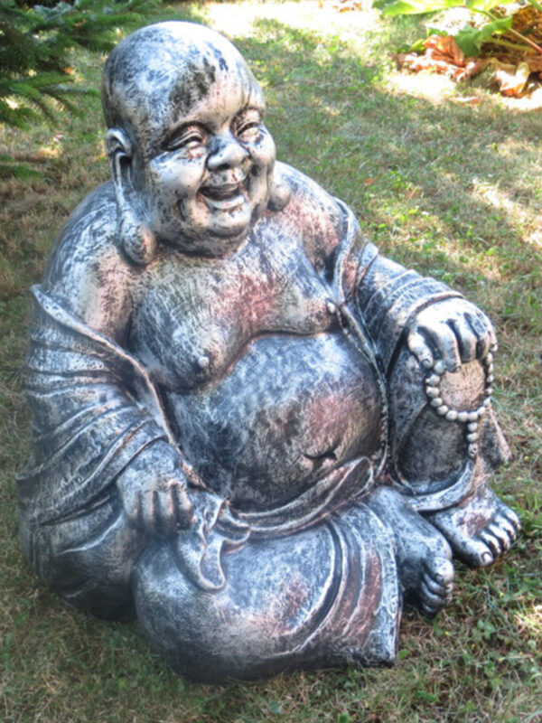 Glücksbuddha mit Glückskette, sitzend, silbern, 59 cm hoch