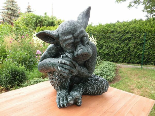 Dekofigur für den Garten, hockender Gargoyle, 47 cm hoch 4