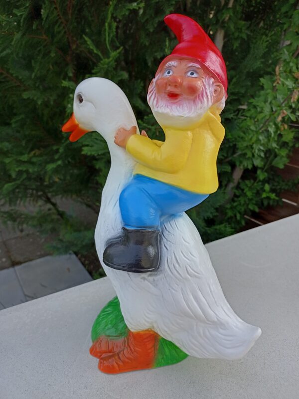 Lustige Gartendeko: Gartenzwerg reitet Ente, 40 cm hoch 3
